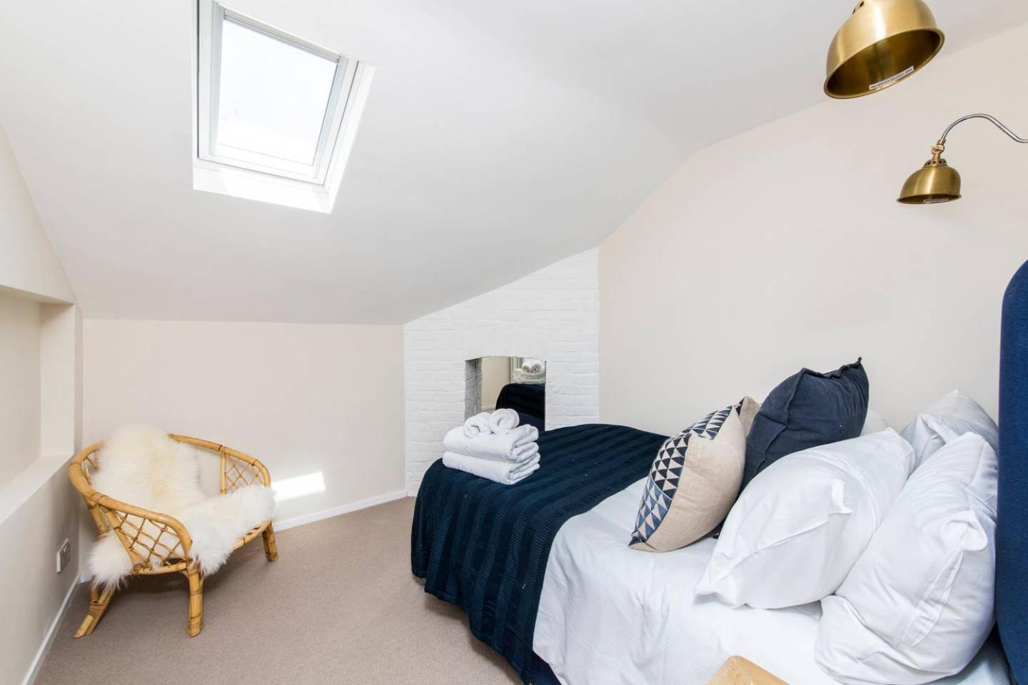 Divine 3 Bed House In Battersea Londra