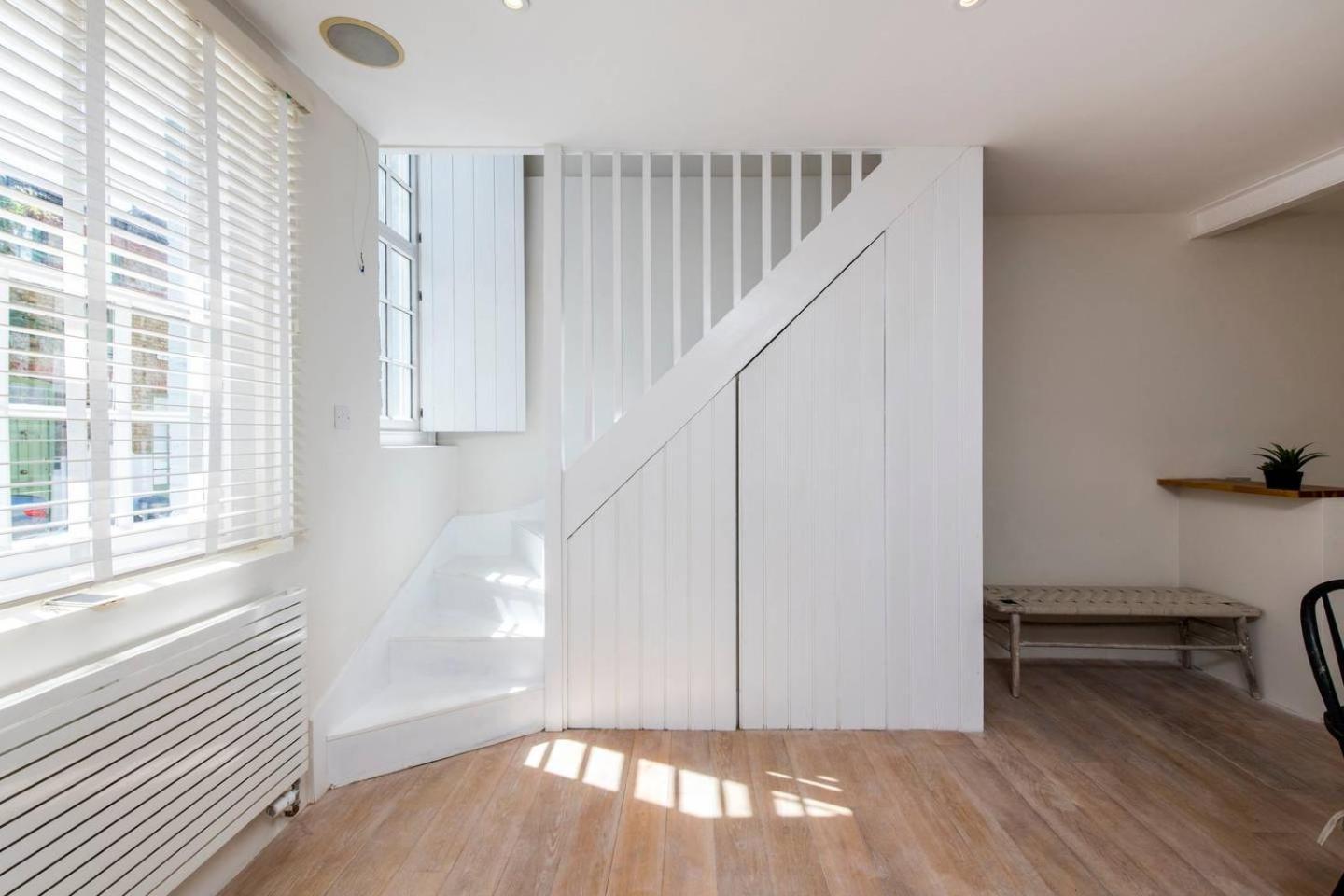 Divine 3 Bed House In Battersea Casa vacanze Londra